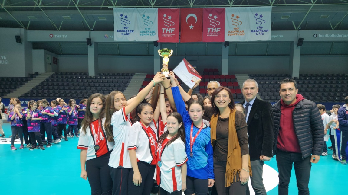 Minik Kızlar Hentbol Takımımız Ankara İkincisi Oldu